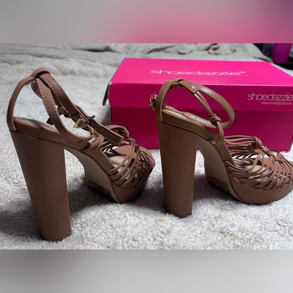 Shoe Dazzle strappy high heel sandals size 7 1/2 tan - Picture 6 of 6